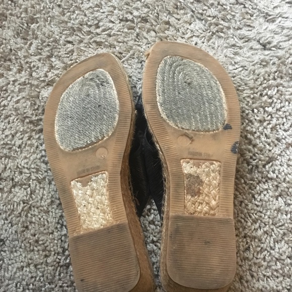 Andre Assous Size 11 Wedge Sandals - Picture 6 of 7